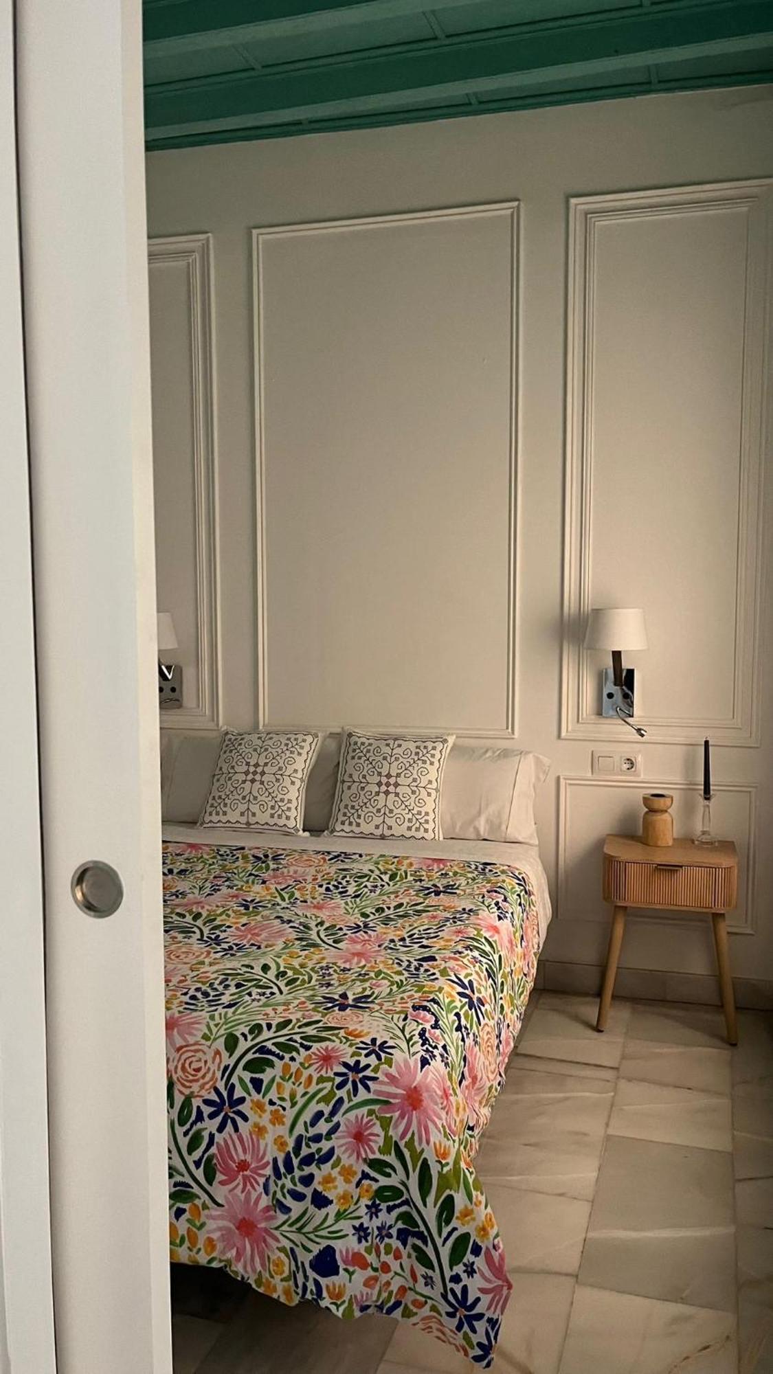 Apartamento En Casco Antiguo - Plaza De La Gavidia Seville Luaran gambar